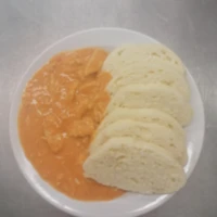 Fotografie jídla Kuře (kostky) na paprice, houskový knedlík