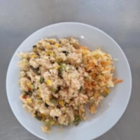 Fotografie jídla Kuskusový salát se zeleninou a bylinkami