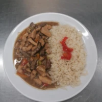 Fotografie jídla Masová směs Purkmistr (vepř. maso, játra, paprika), dušená rýže