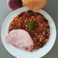 Fotografie jídla Bretaňské fazole, uzená kýta, rozpek s chia semínky