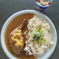 Fotografie jídla Staročeské kuřecí stehno, dušená rýže