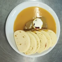 Fotografie jídla Svíčková na smetaně, houskový knedlík