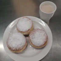 Fotografie jídla 3ks kobliha vanilka, ochucené mléko