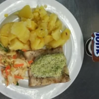 Fotografie jídla Treska s bylinkovou krustou, vařený brambor