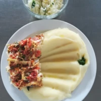 Fotografie jídla Zapečené rybí file se zeleninou, bramborová kaše