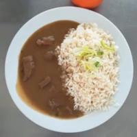 Fotografie jídla Znojemský guláš, dušená rýže