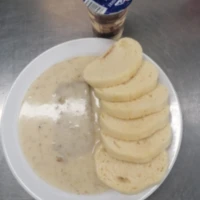 Fotografie jídla Vařené hovězí, koprová omáčka, houskový knedlík