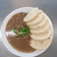 Fotografie jídla Vepřová játra na cibulce, houskový knedlík