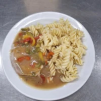 Fotografie jídla Vepřové na paprikách, těstoviny