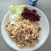 Fotografie jídla Bulgurový kuba s kapustou, zelný salát