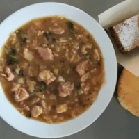 Fotografie jídla Dušené vepřové maso v kapustě, rozpek s chia semínky